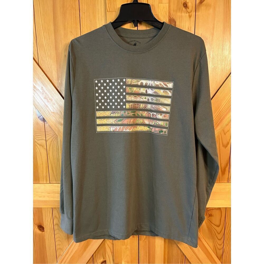 Buckhorn River Work Gear Size Medium Graphic Flag Camo Long Sleeve T-shirt (0967